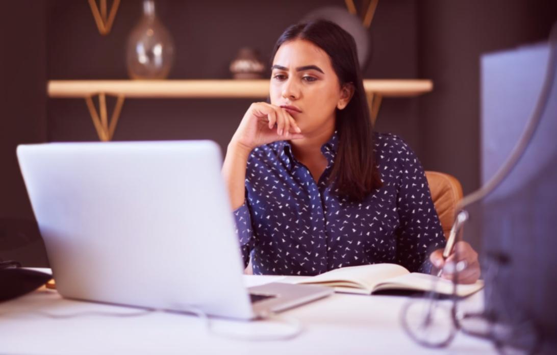 Unser Team bei der Beratung von Kursteilnehmenden